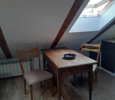 Jaroslaw Apartment | Klimatyczne Poddasze