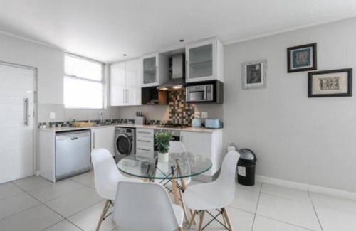 Greater Johannesburg Metropolitan Area Apartment | KMG Apartments at The Apex - Two-Bedroom Superior Apartment