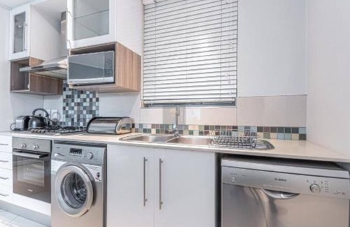 Greater Johannesburg Metropolitan Area Apartment | KMG Apartments at The Apex - Apartment with Balcony