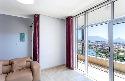 Century City Apartment | Knightsbridge 902E by CTHA