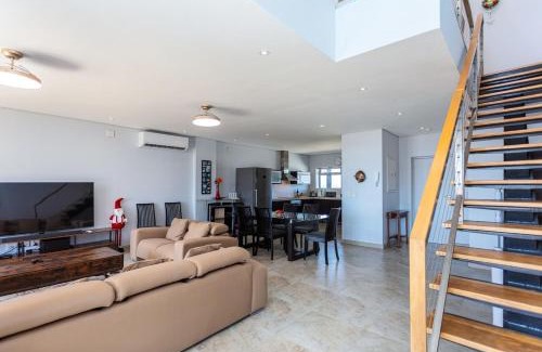 Century City Apartment | Knightsbridge 902E by CTHA