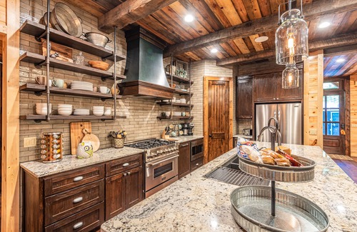 Golden Cabin | KNOLL CREEK offers luxury in a creekside setting, 6 Bedrooms- Sleeps 19