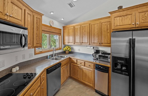 Oriental House | Knot Lost with gorgeous water views