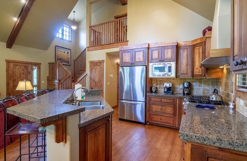 Tamarack Ski Chalet | Knotty By Nature - Classic Chalet|Private Hot Tub, Wood Fireplace