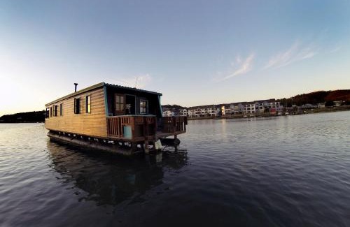 Knysna Boat Rental | Knysna Houseboat Myrtle