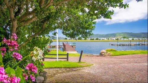 Knysna Ski Chalet | Knysna River Club Getaways - Luxury waterfront chalets
