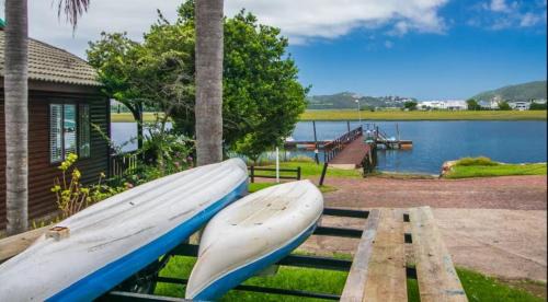 Knysna Ski Chalet | Knysna River Club Getaways - Luxury waterfront chalets