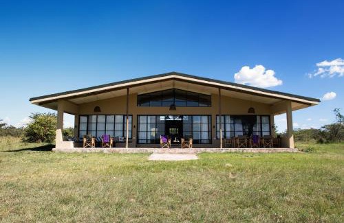 Talek Cabin | Kobe Mara