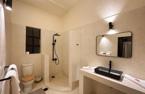 Talek Cabin | Kobe Mara