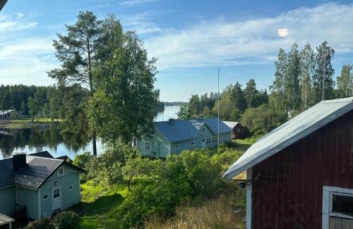 Oravi House | Kodikas rantatalo Oravin kanavan varrella