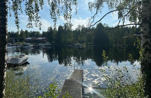 Oravi House | Kodikas rantatalo Oravin kanavan varrella