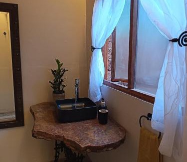 Hartbeespoort Cabin | Koinonia Bush Lodge