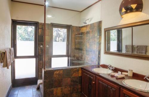 Phalaborwa Villa | Kokobela Lodge