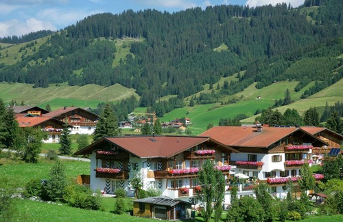 Tannheim Apartment | Komfort Doppelzimmer Akelei - Landhaus Sammer