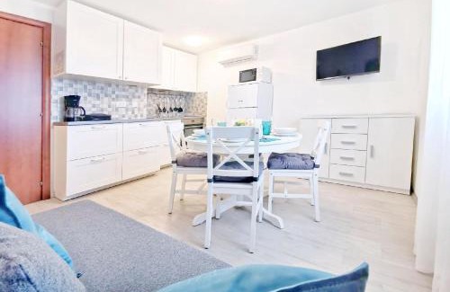 Vardica Apartment | Komfortable Wohnung in ruhigem Dorf