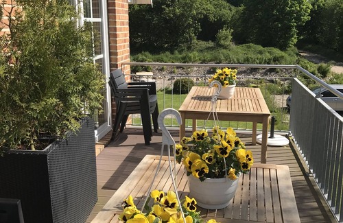 Haby Apartment | Komfortwohnung Noor 75qm mit Schlafzimmer u. Studio im Dachgeschoss