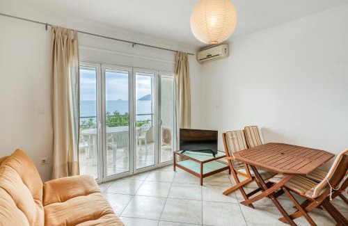 Mastichochoria Apartment | Komi Shoreline Aegean Whisper