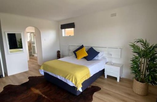 Kommetjie Apartment | Kommetjie Penthouse! Sea Views! Sun & Surf!