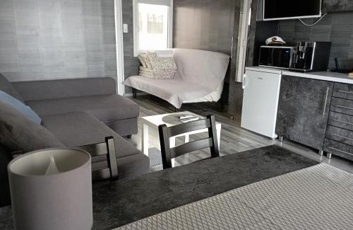 Abadszalok Apartment | Koncér úszóház