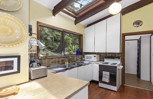 Pearl Beach House | Koorawatha by HolidayCo.