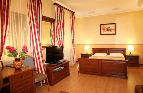 Chubynske Hotel | Korona Hotel