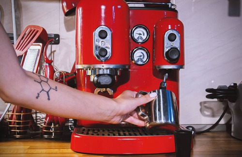 Bagvdanari Villa | Korte Hotel Sleeps 14 With Courtyard