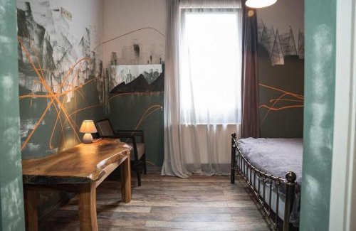 Bagvdanari Villa | Korte Hotel Sleeps 14 with Courtyard