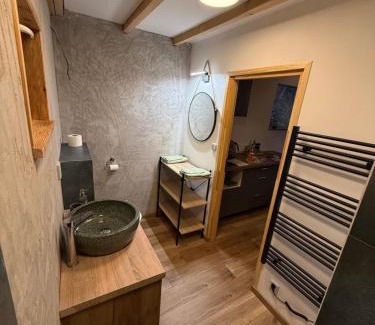 Oldrichov v Hajich Other | Kousek klidu pod skálou