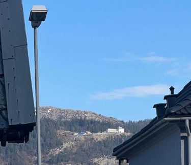 Laksevag Apartment | Kozy apartment near Bergen city center with free parking and Wifi