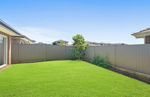 Austral House | KozyGuru | Austral | Convenient 4 x Ensuite House