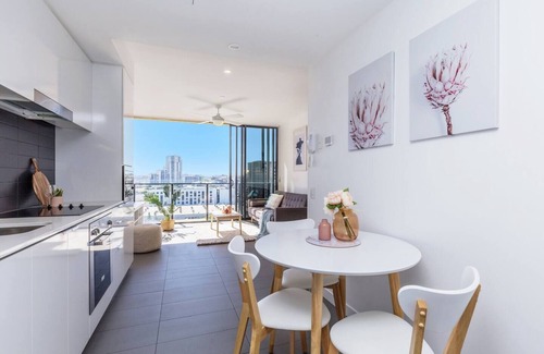 Fortitude Valley Apartment | KOZYGURU | Fortitude Valley | AMAZING VIEW 2Bed APT + FREE PARKING | QFV010