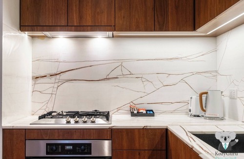 Waterloo Apartment | KozyGuru | Waterloo| Modern 2Level 2BR Apt Parking