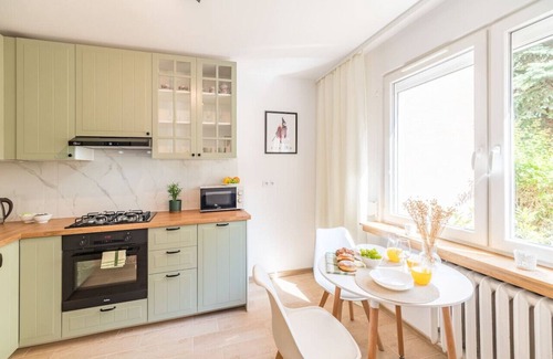 Czyzyny Apartment | Kraków Czyżyny - Terrace & Workspace - by Rentujemy