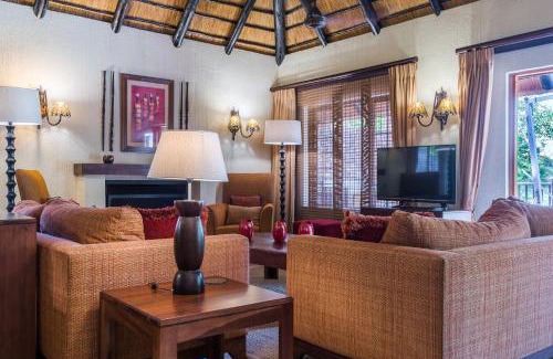 Hazyview Apartment | Kruger Park Lodge Unit No 521 with Private Pool