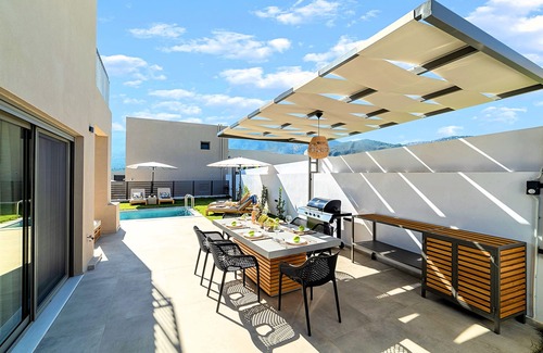 Asprouliani Villa | KS Omega Luxury Villa Heated Pool