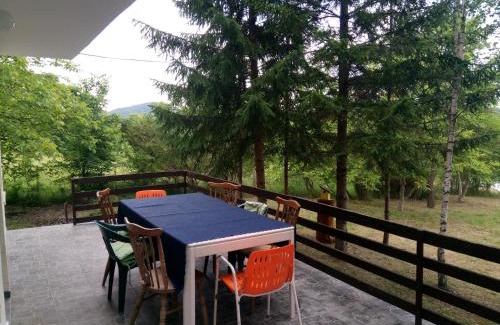 Sumadija House | Kuća Sarić, Gružansko jezero