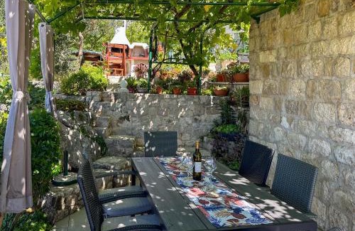 Tucepi House | Kuća za odmor Ana