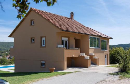 Trilj Villa | Kuća za odmor s bazenom Marijana