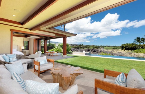 Kaupulehu House | Kulanakauhale 11 – Elegant & Modern | Onsite Staff & Daily Housekeeping
