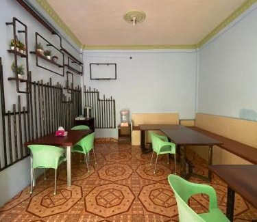 Hu'u House | Kurnia Family Homestay & Restaurant!