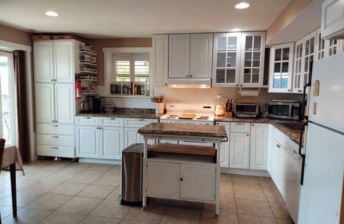 Vashon Island Apartment | KVI BEACH HOUSE STUDIO! Directly Above Vashon's Favorite Beach!