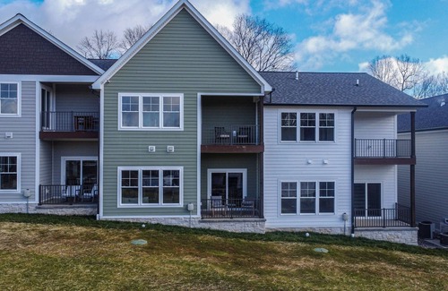 Grand Rivers House | KY Lake townhome in upscale community, minutes from dining & activities.