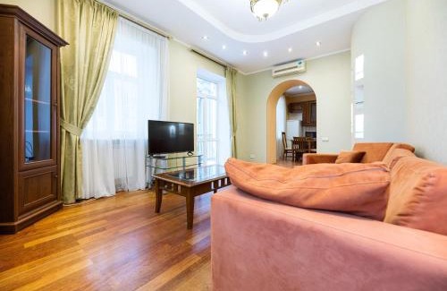 Afanasivsʹkyy Yar Hotel | Kyiv Sheikh's Apartment