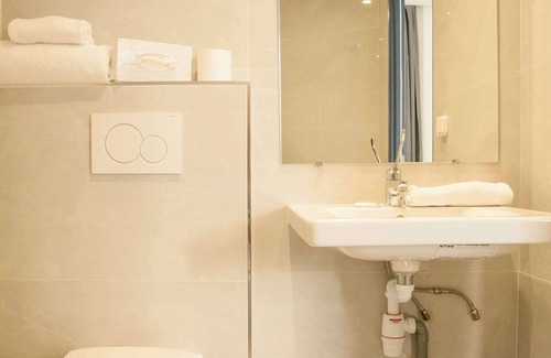 Villefranche-sur-Saone Hotel | Kyriad Villefranche sur Saone Porte du Beaujolais -Rénové-