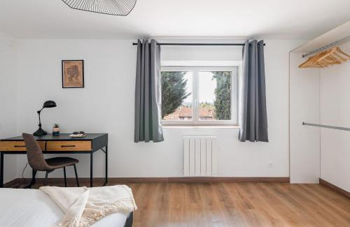 Saint-Just-Saint-Rambert Apartment | Léna 2 chambres Jardin- climatisation Netflix