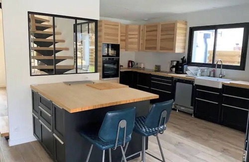 Leon Villa | Léon-villa Climatisée, Piscine Privée Chauffée