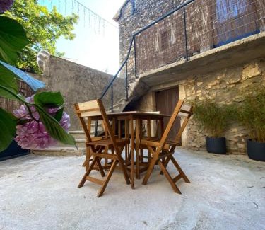 Saint-Martin-d'Ardeche House | Lézardéchois