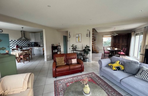 Gouville-sur-Mer House | L'écrin salin family home