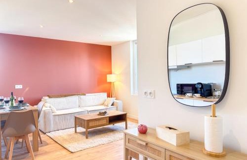 Saint-Brieuc Apartment | L'Étoilé - Parking Gratuit, Confort & Design Chic