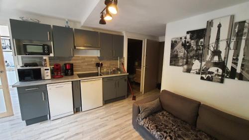 Saint - Aubin - Dupuy Apartment | L'amirauté